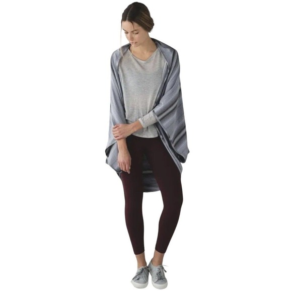 Lululemon Sage Scarf Wrap One Size Striped Heathered Light Gray White - Picture 1 of 9